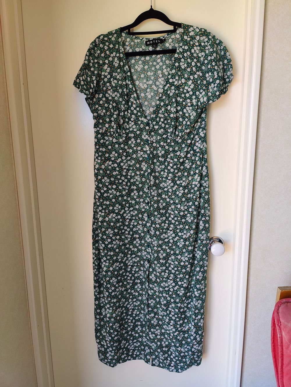 green emerald velvet dress Sanrin Midi Dress in Floral Field Green main image 1