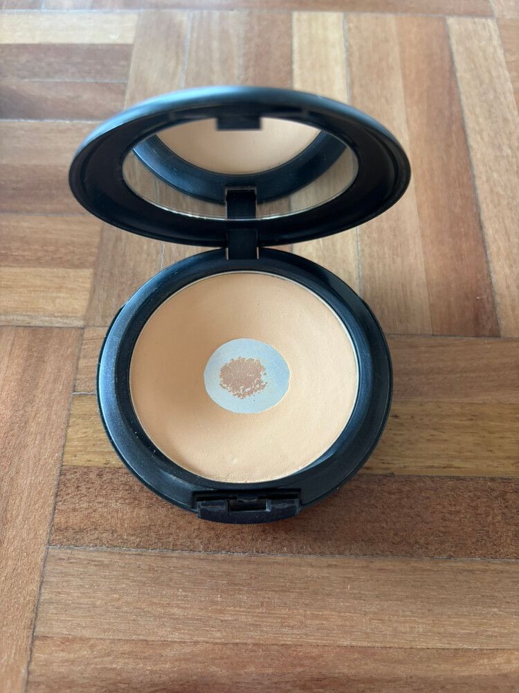 MAC Studio Fix Face Powder NC42