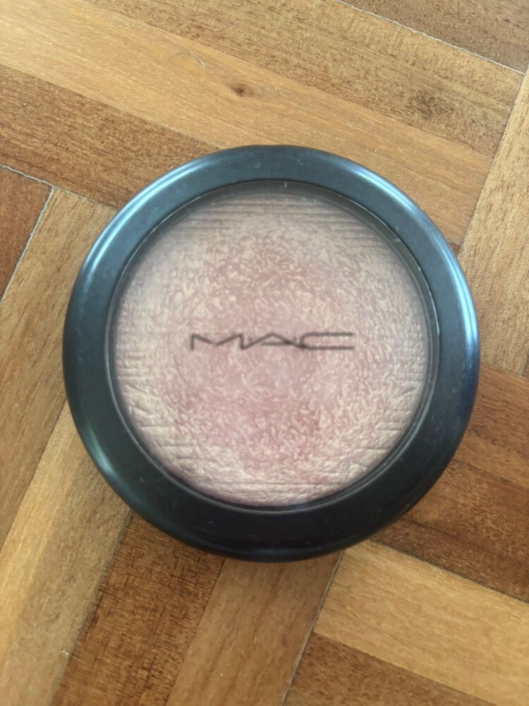 MAC Beaming Blush Highlighter