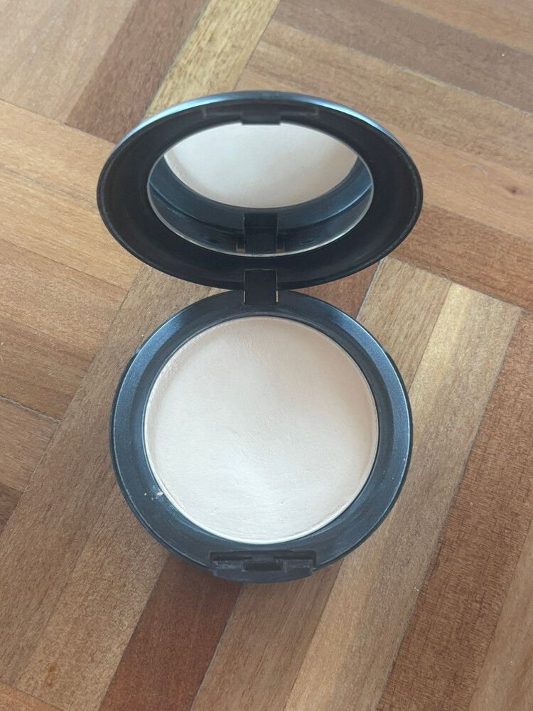 MAC Studio Fix Powder NW15