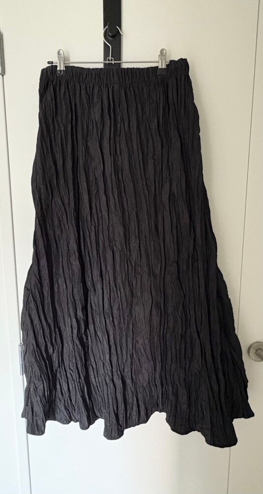 Zara black textured skirt