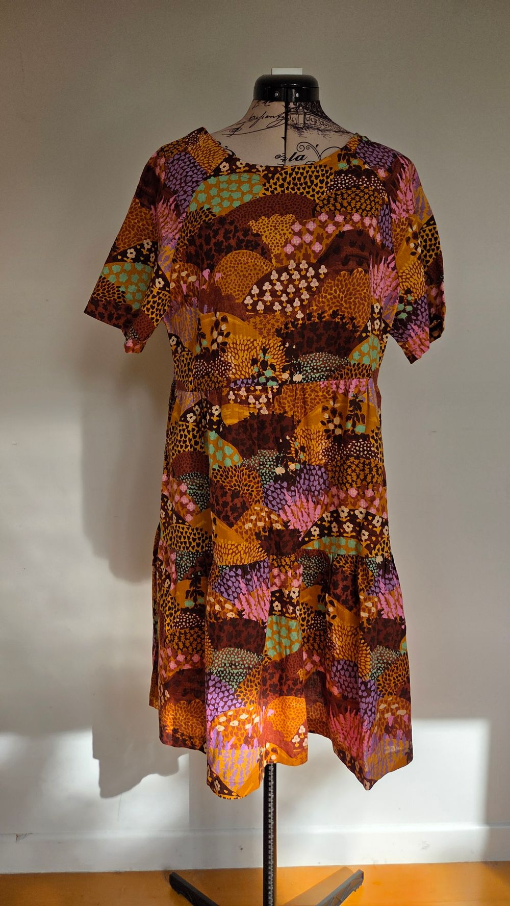 Princess Highway Warm Print Dress Size 10 - Has pockets!
