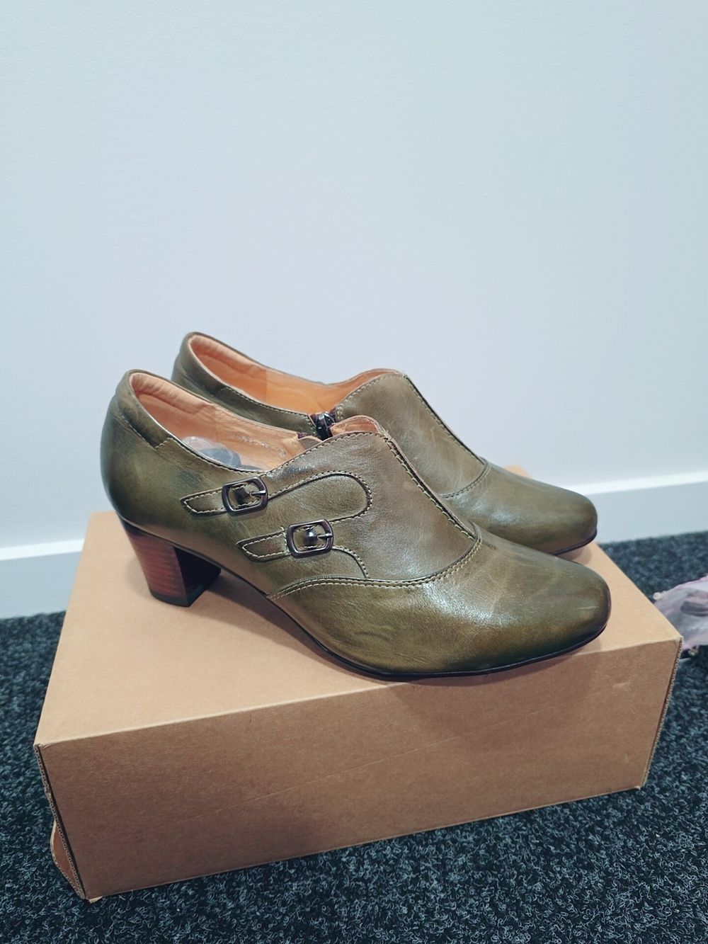 Mabelx Green Leather Heels
