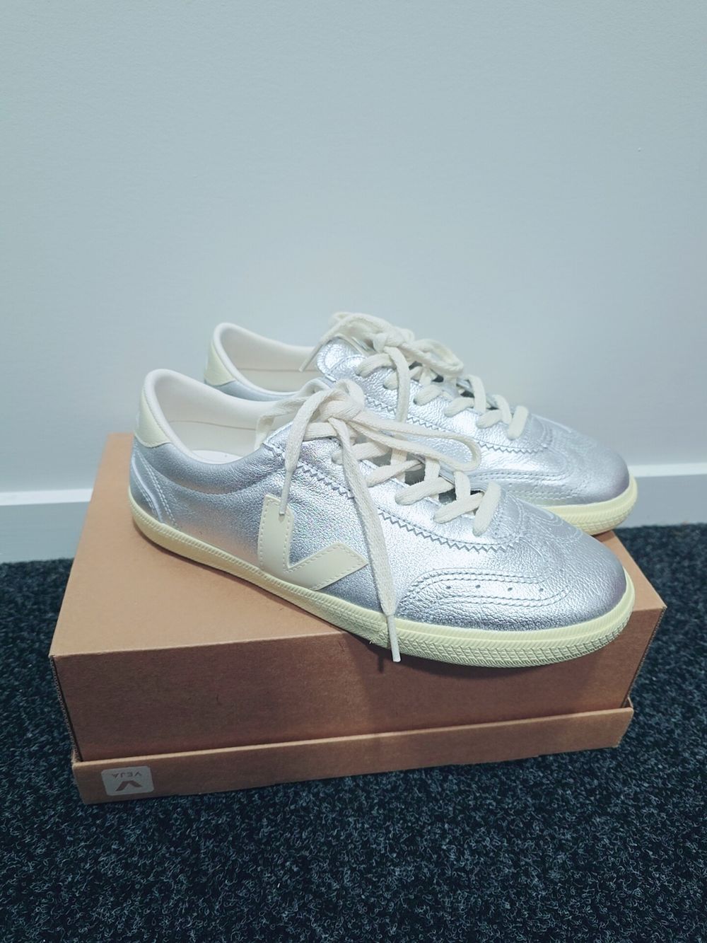 Veja Silver Volley O.T. Leather Sneakers