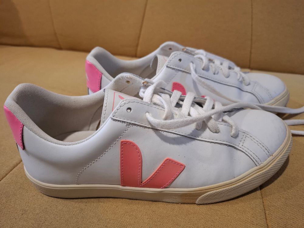 White & FluroPink Veja
