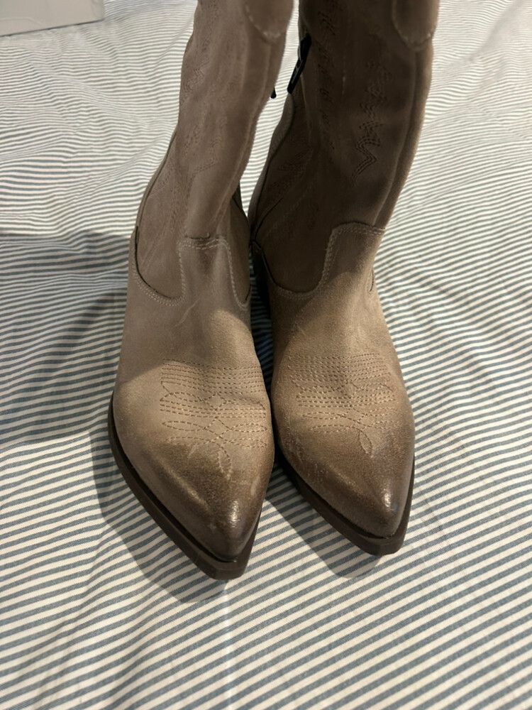Zoe Kratzmann Husk-Suede beige boots