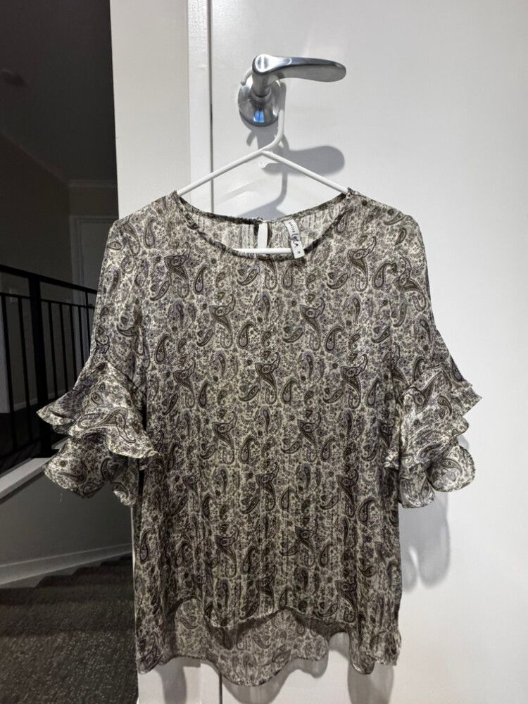 Seeking Lola Bunting Beige Paisley Blouse