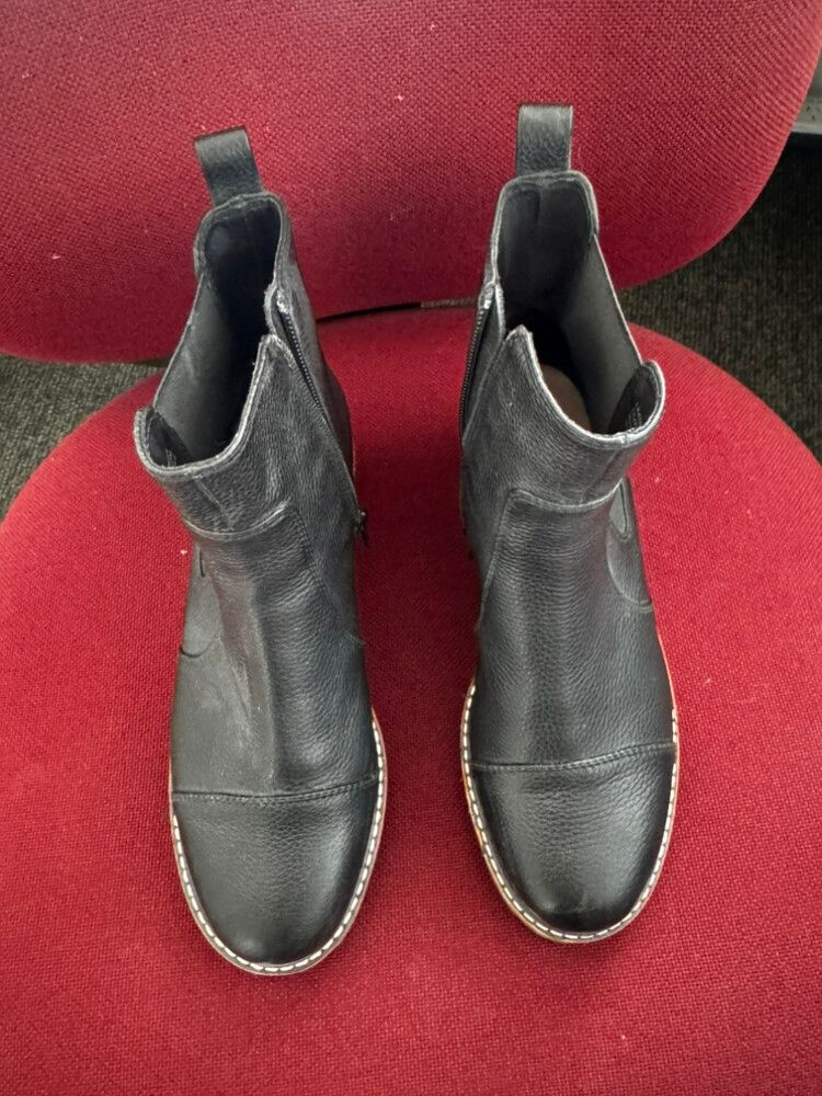 Isabella Anselmi Black Leather Ankle Boots