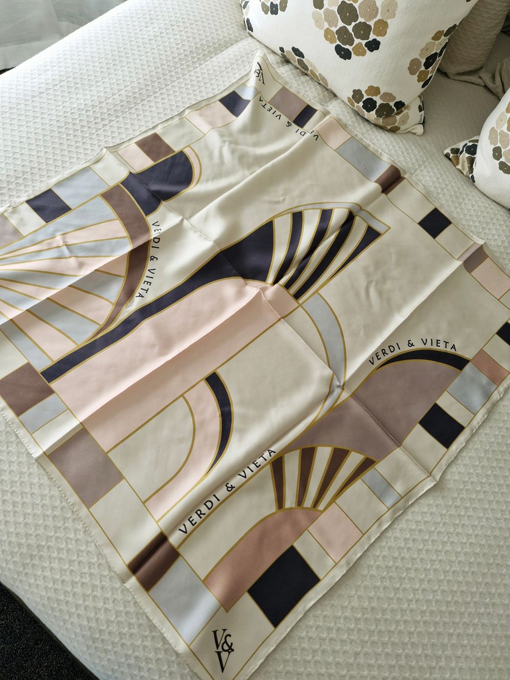 Verdi & vieta silk scarf