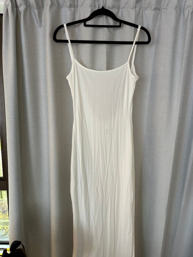 SKIMS - SKIMS soft lounge dress - white on Designer Wardrobe SKIMS - SKIMS soft lounge dress - white on Designer Wardrobe