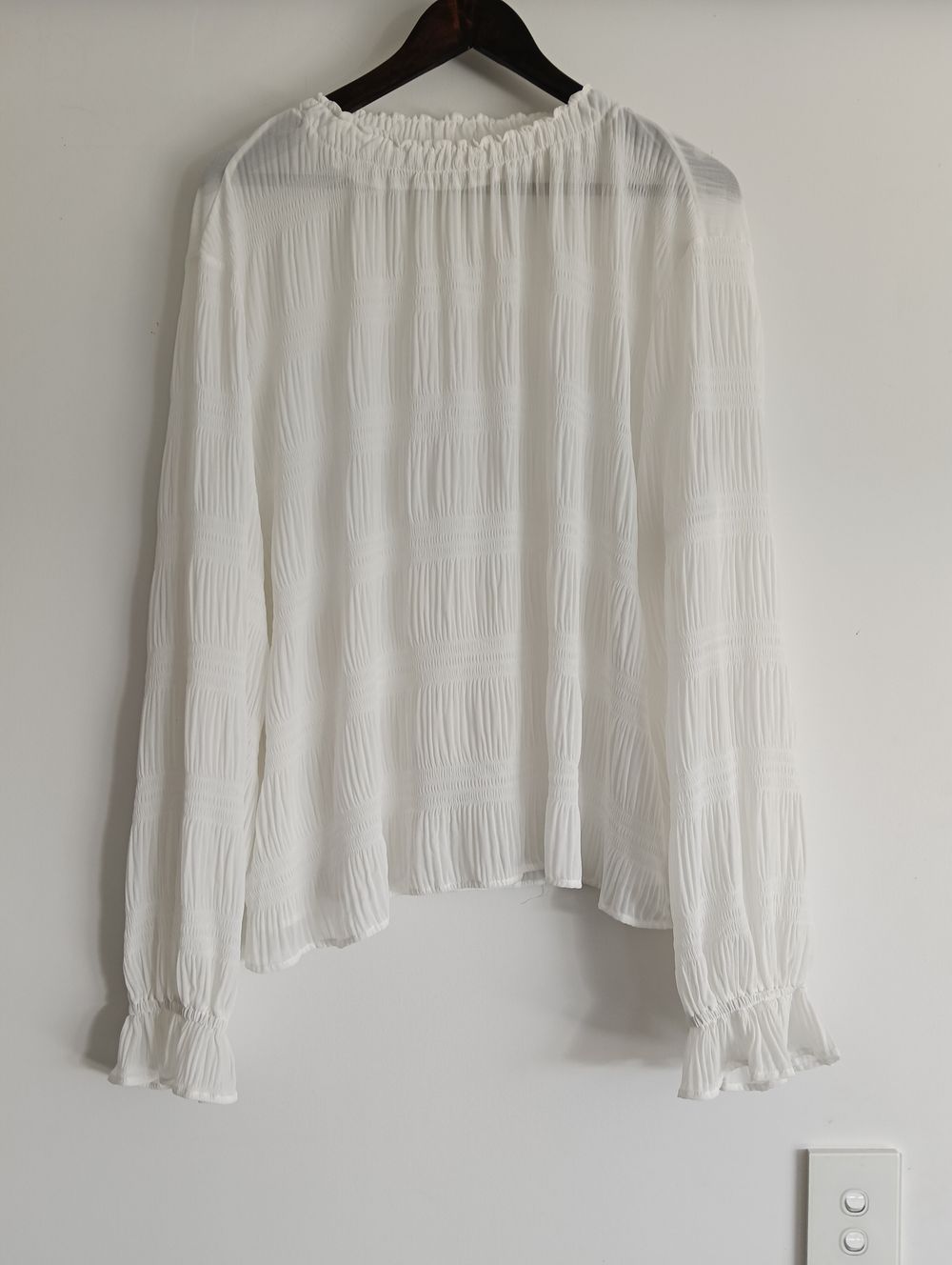 white flowy top long sleeve