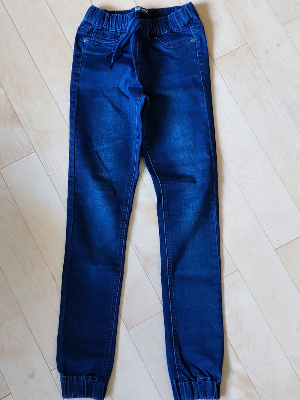New  Cuffed  stretchy denim pants size 10-12  youth