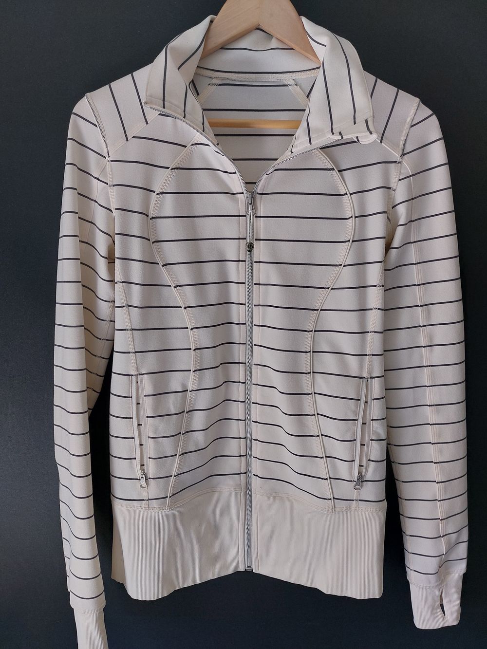 Lululemon Nice Asana reare  jacket