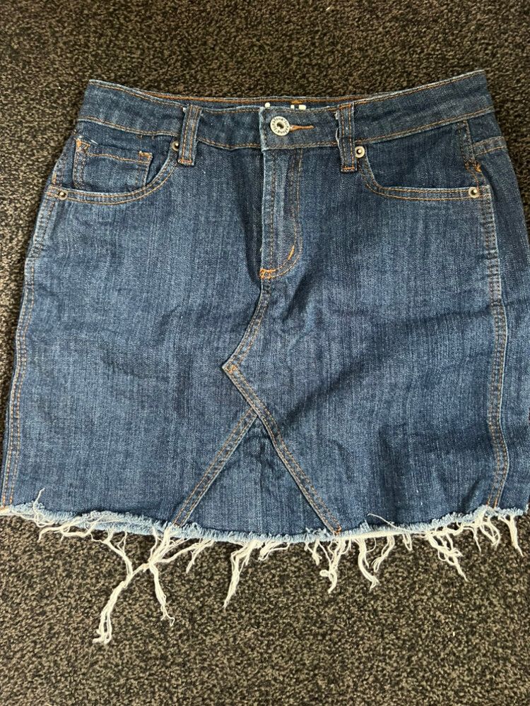 Mini Skirt Frayed Hem