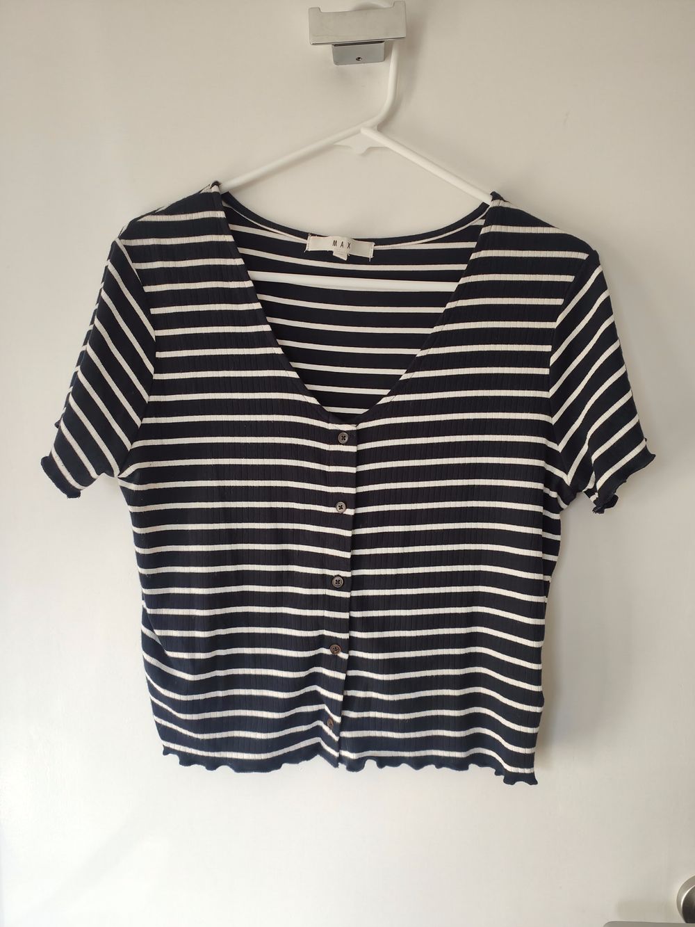 MAX black and white cropped button top Sz M