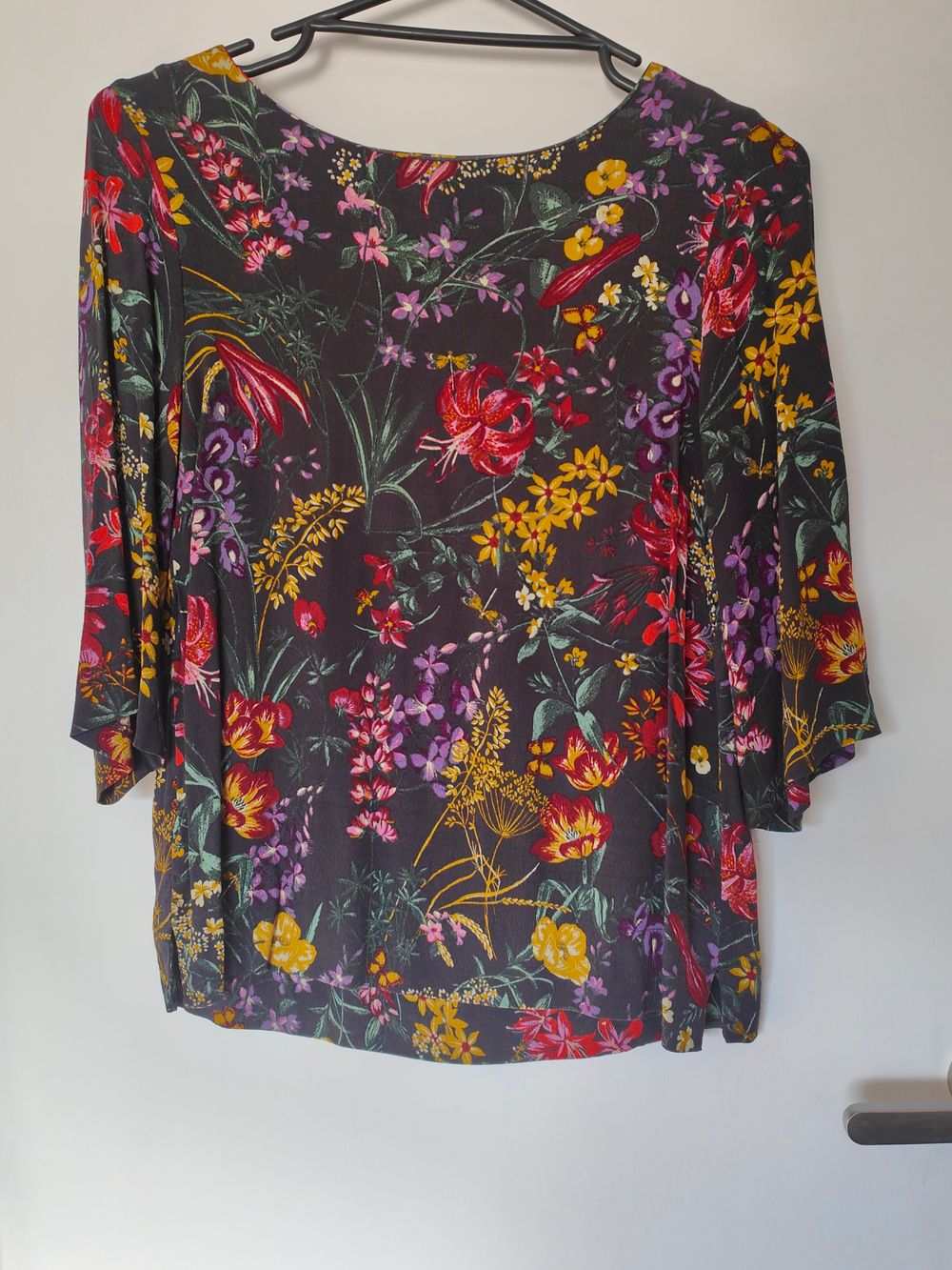 H&M Winter Floral Top Sz 8