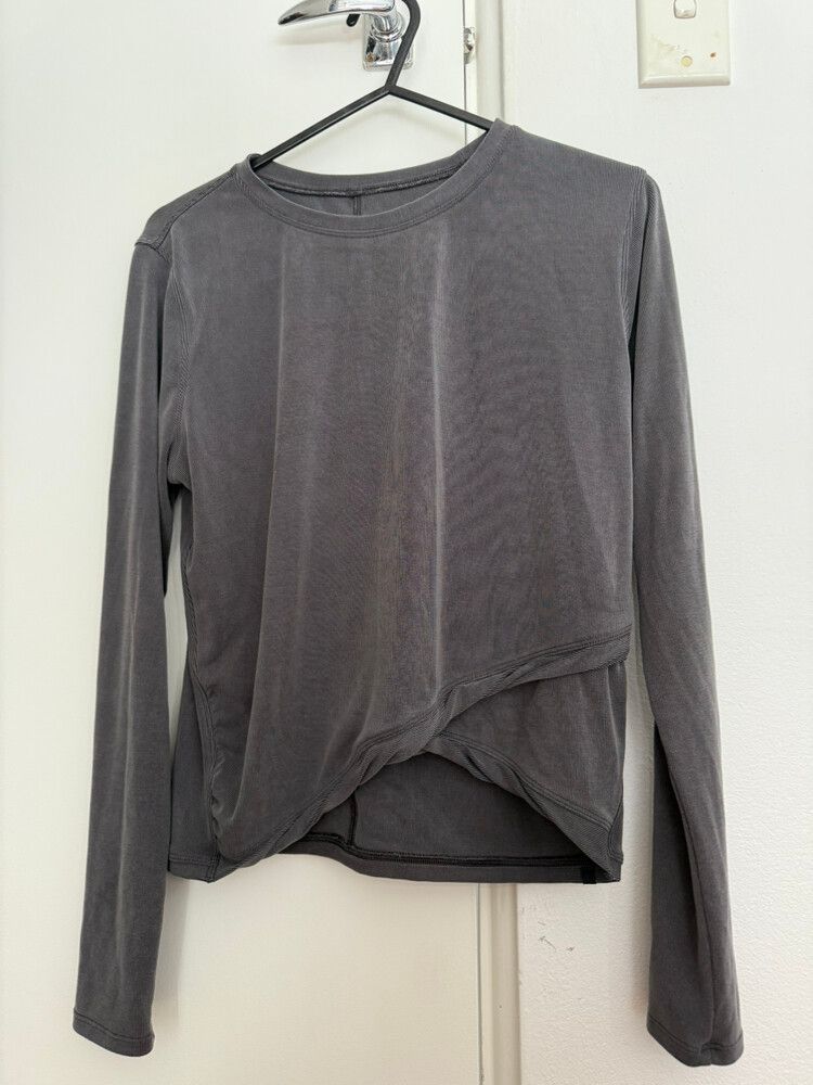 Lululemon Do the Twist Long Sleeve Top Blouse Grey Sweatshirt Gym Ca 6 Au 8 / 10