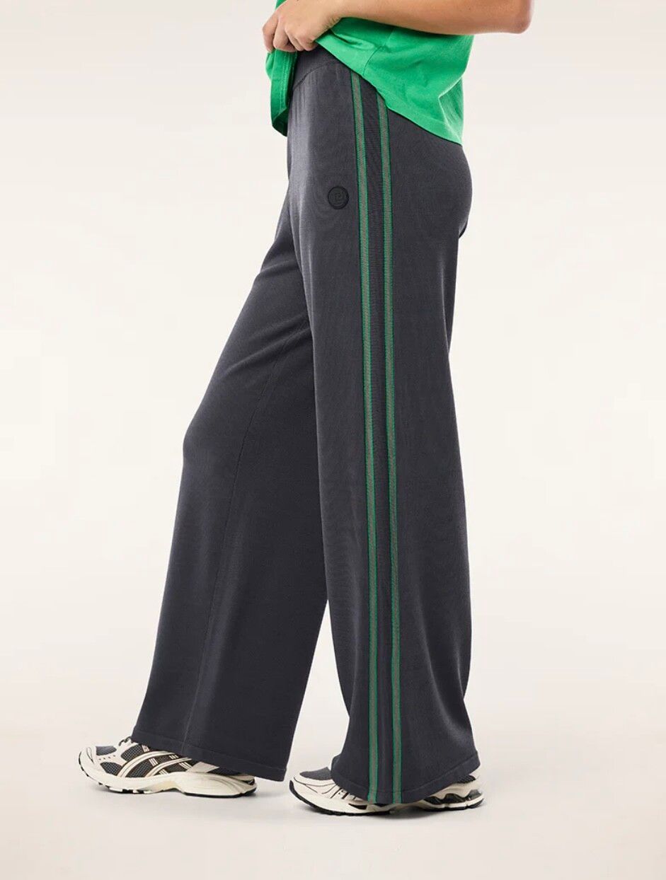 Retreat Knit Pant in Caviar
