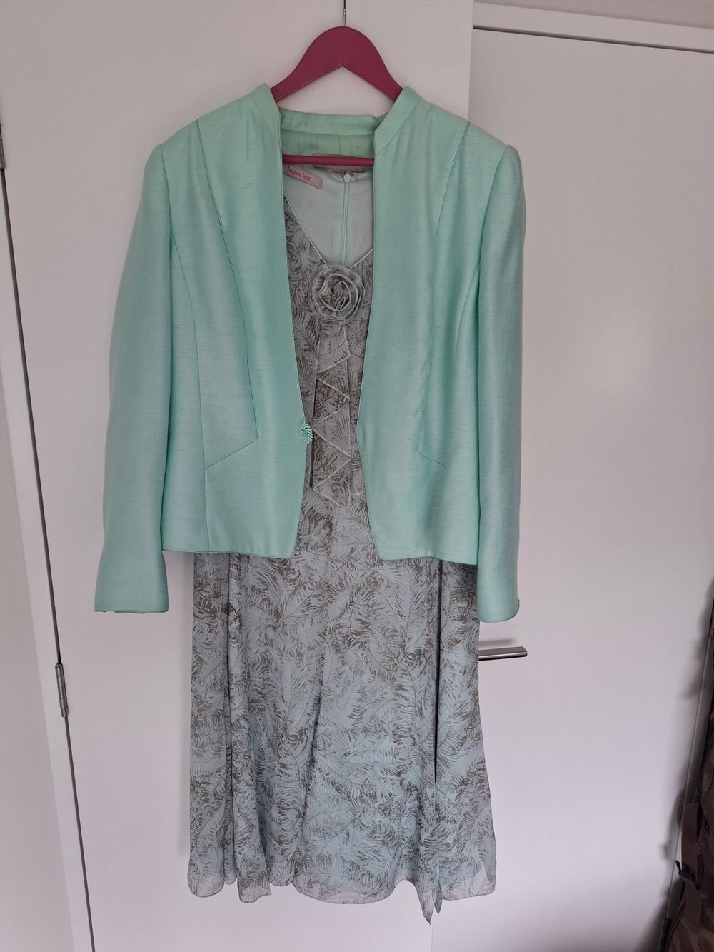 mint green dress and jacket Emerald green or mint green? Love both! Wearing emerald, creating mint green! (Can't wait to share the final dress) This was my St. Patty's day look and I never shared! Never too