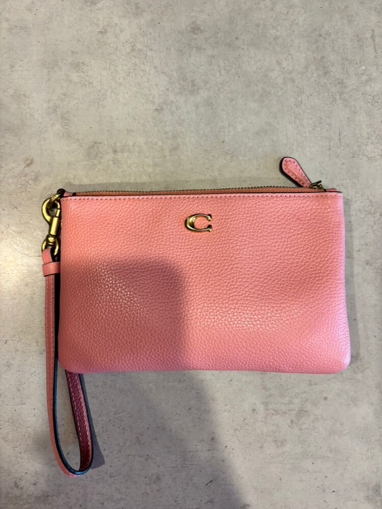 coach small wristlet