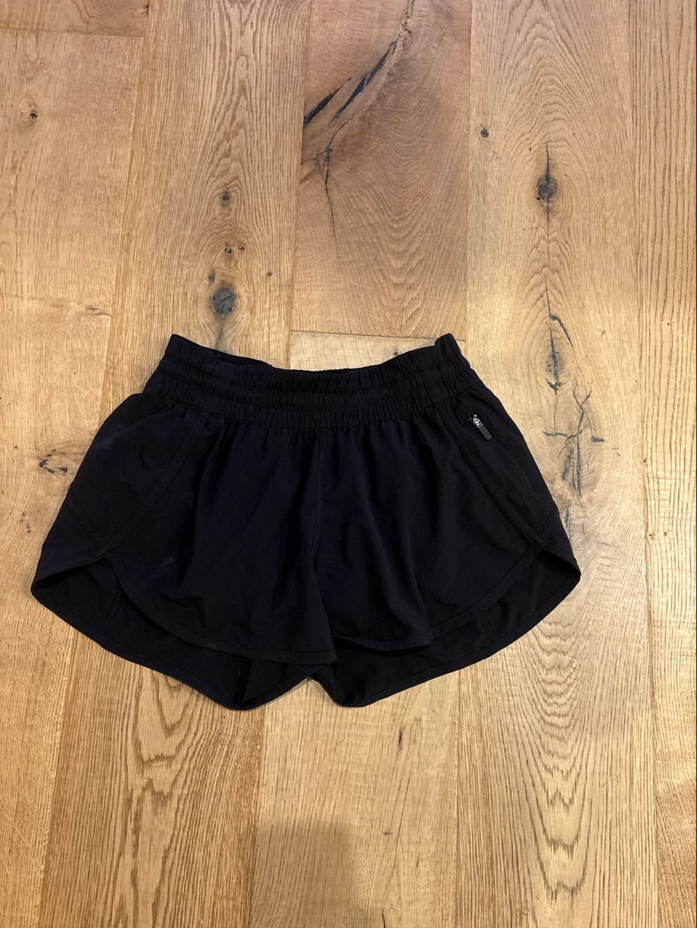 Lululemon black track that short