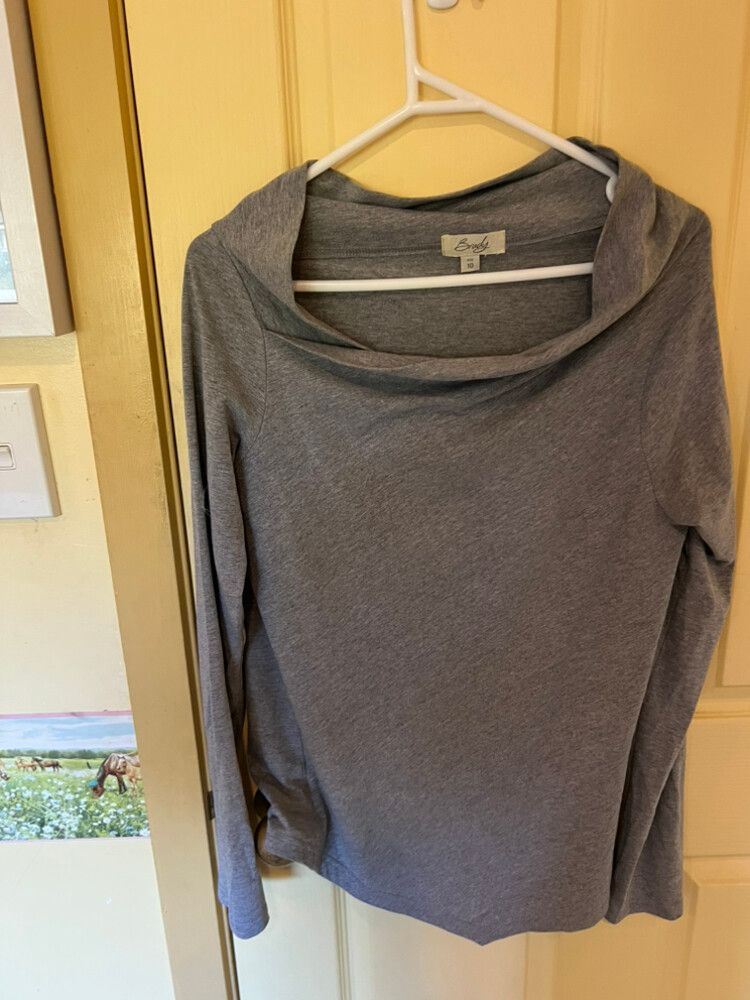 Brady Grey Long Sleeve Top
