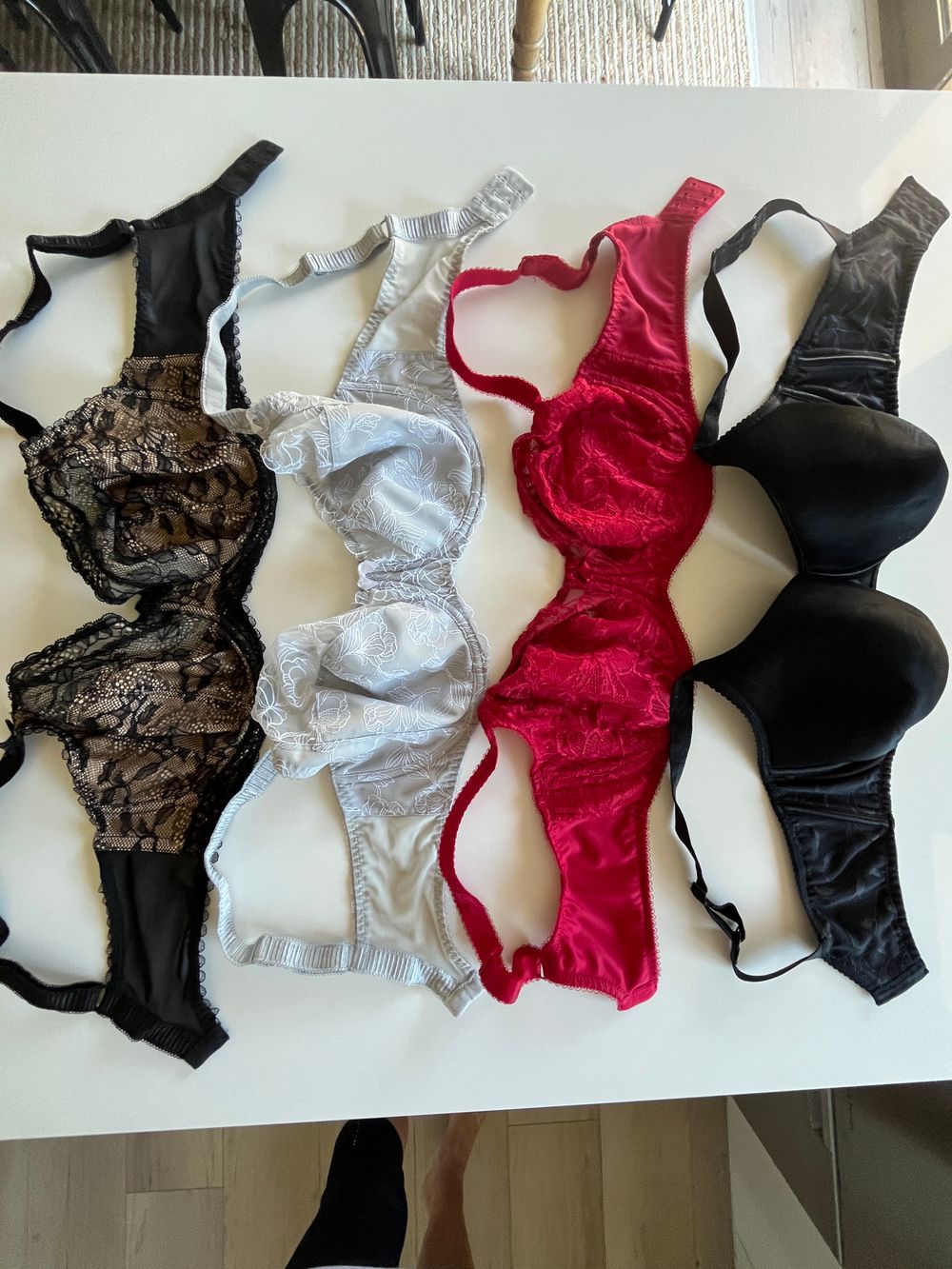 Womens Size 14F Bras (4)