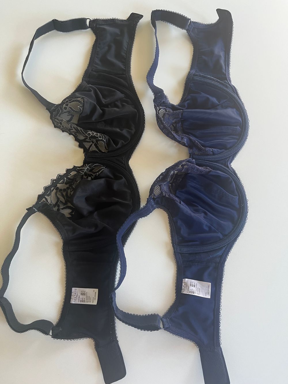 Womens Size 12F Bras (2)