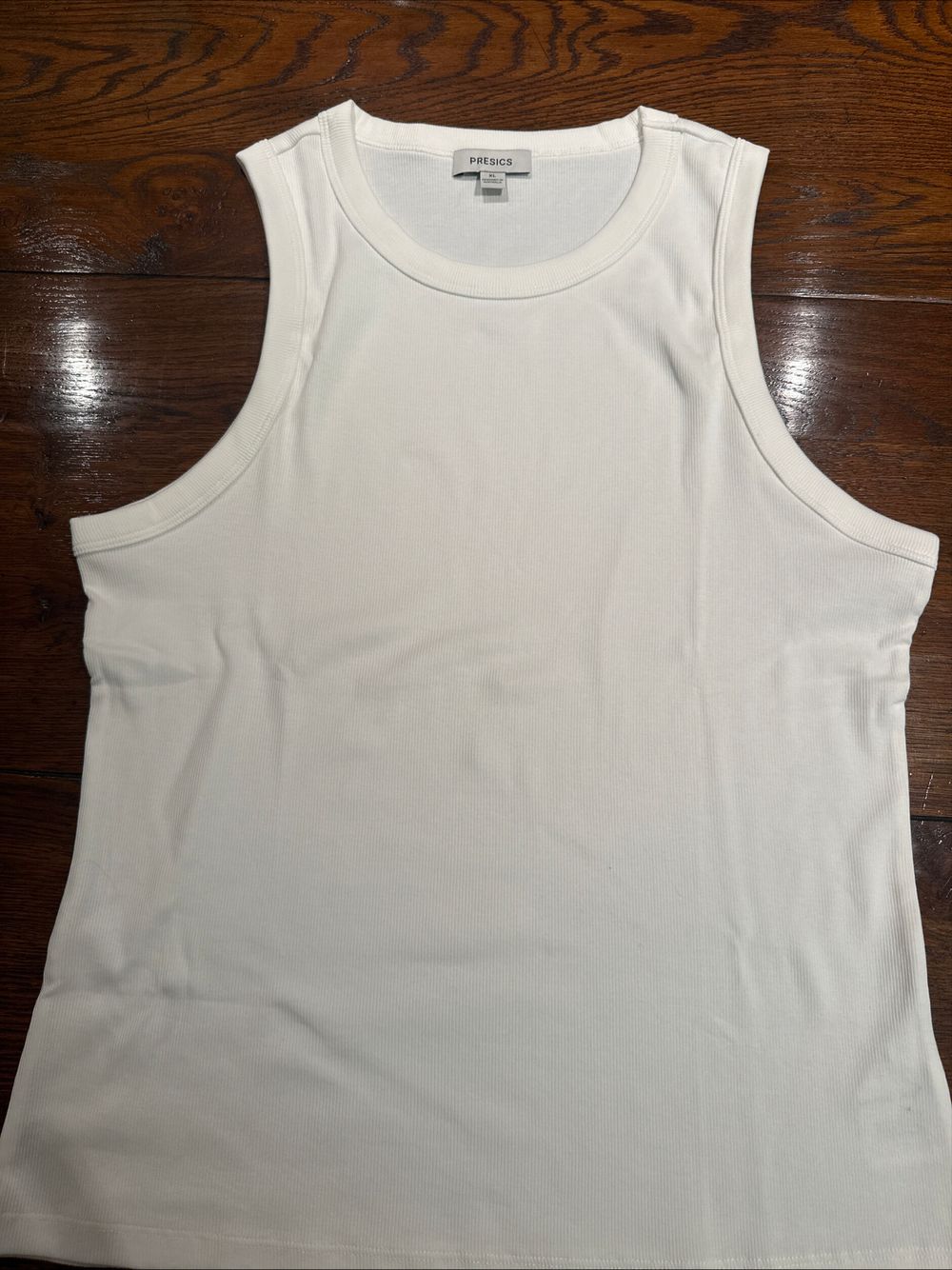 tank tops x3, Presics, 2 x white, 1 x navy XL