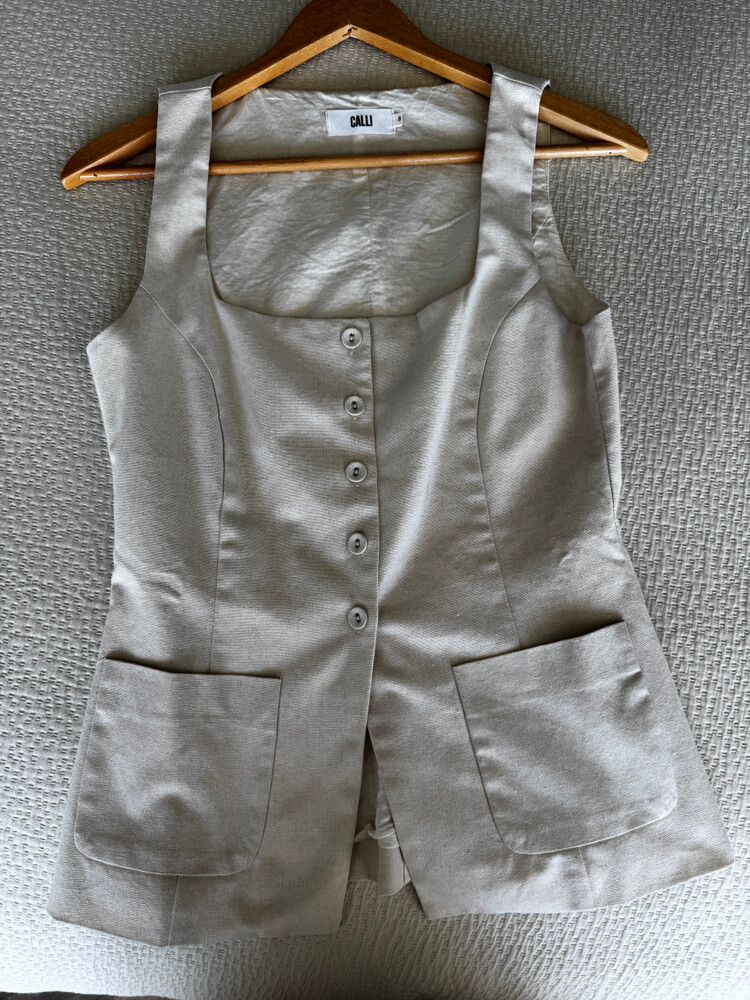 Calli Linen Vest Size 8