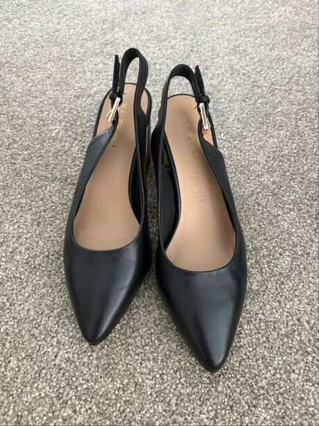 Mi Piaci Black Leather Slingback Heels