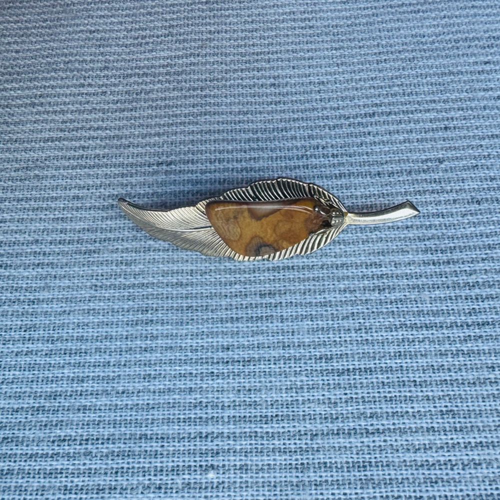 Vintage agate leaf brooch