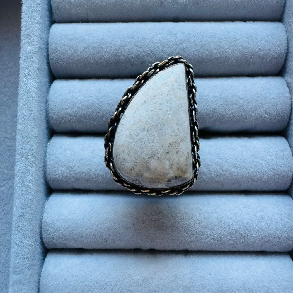 Sterling Silver White Agate Teardrop Stone Ring