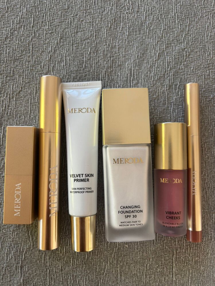 Meroda Cosmetics Make Up Bundle