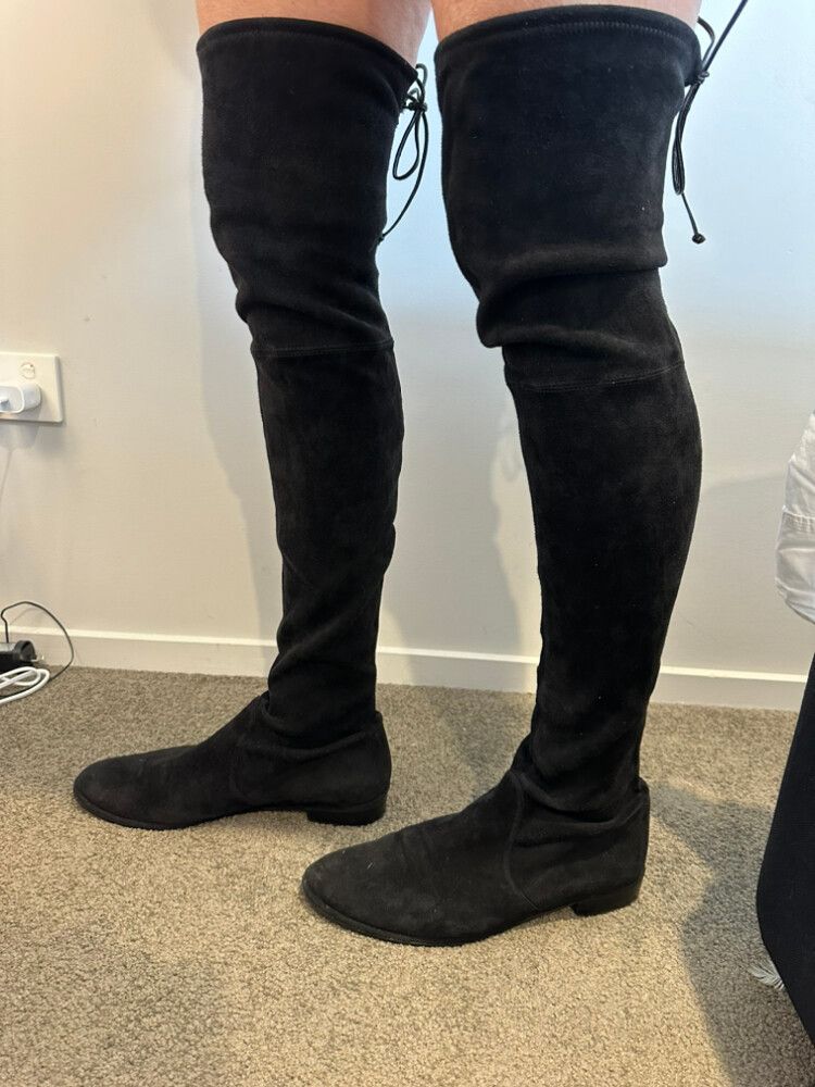 Stuart Weitzman LOWLAND BOOTS Sydney's Fashion Diary: A dupe for