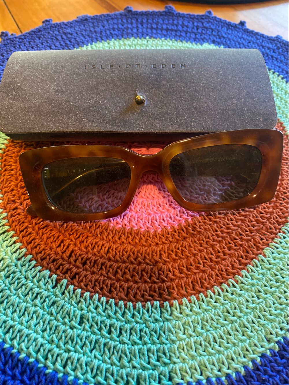 Isle of Eden Goldie sunnies