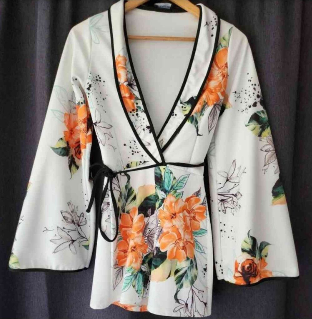 Pretty little thing playsuit Sz8