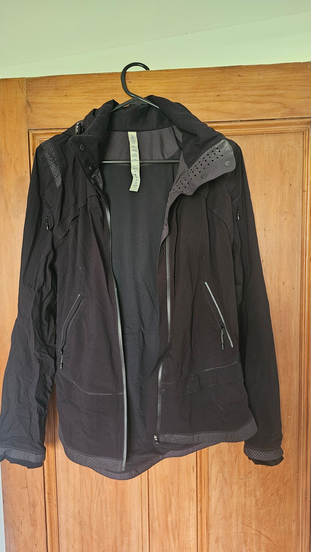Lululemon black jacket