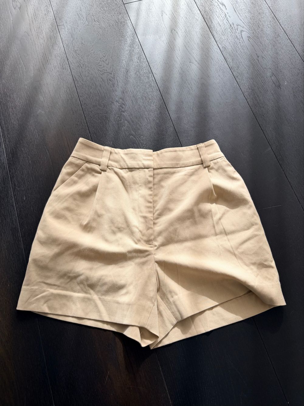 H&M Beige Pleated Shorts