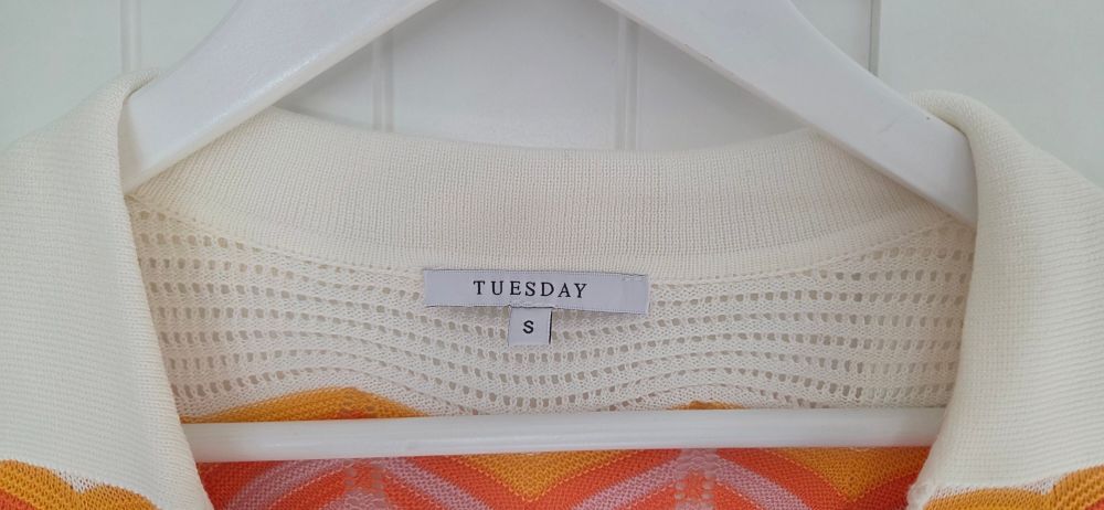 Tuesday Knit Polo Cardigan Size S – Retro Chevron Zig Zag Orange Pink White Top