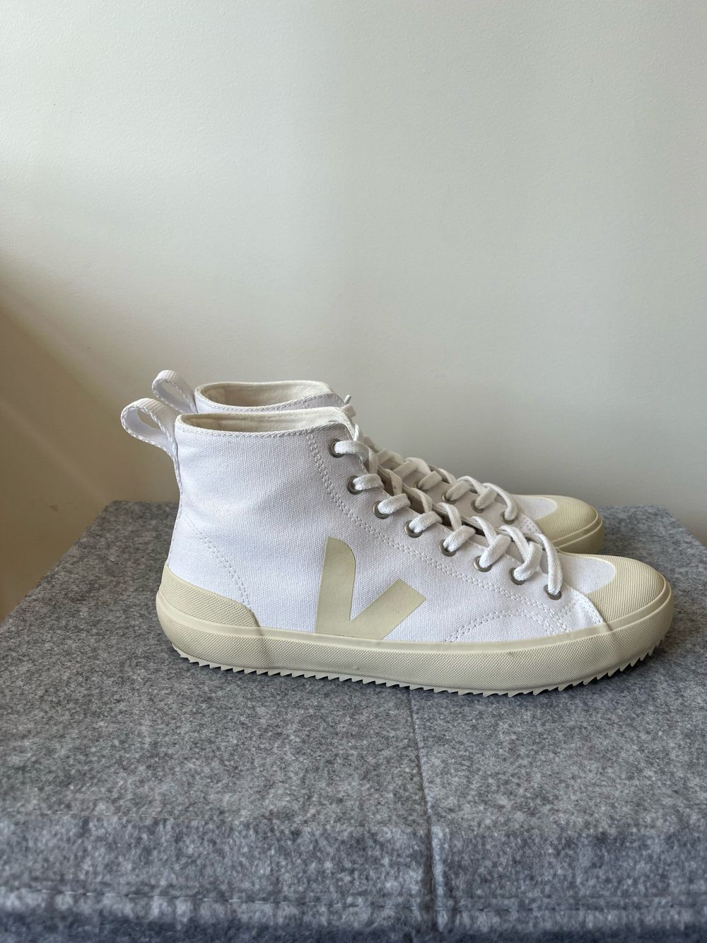 Veja - Nova High Top Canvas White/Pierre on Designer Wardrobe