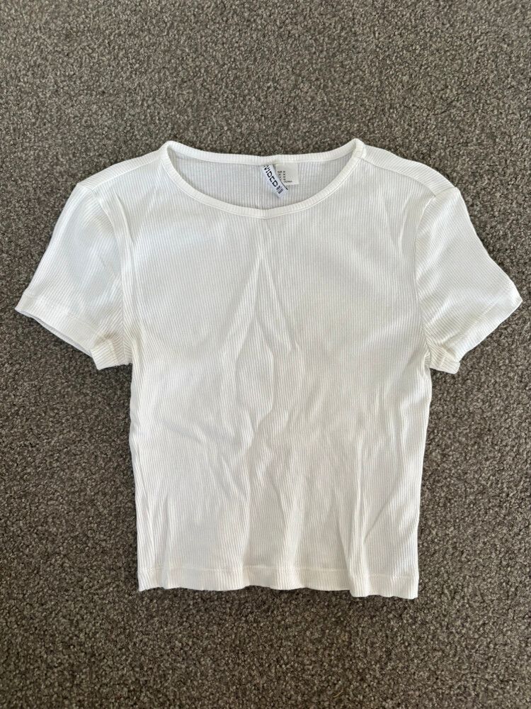 H & M White Ribbed Crop Top