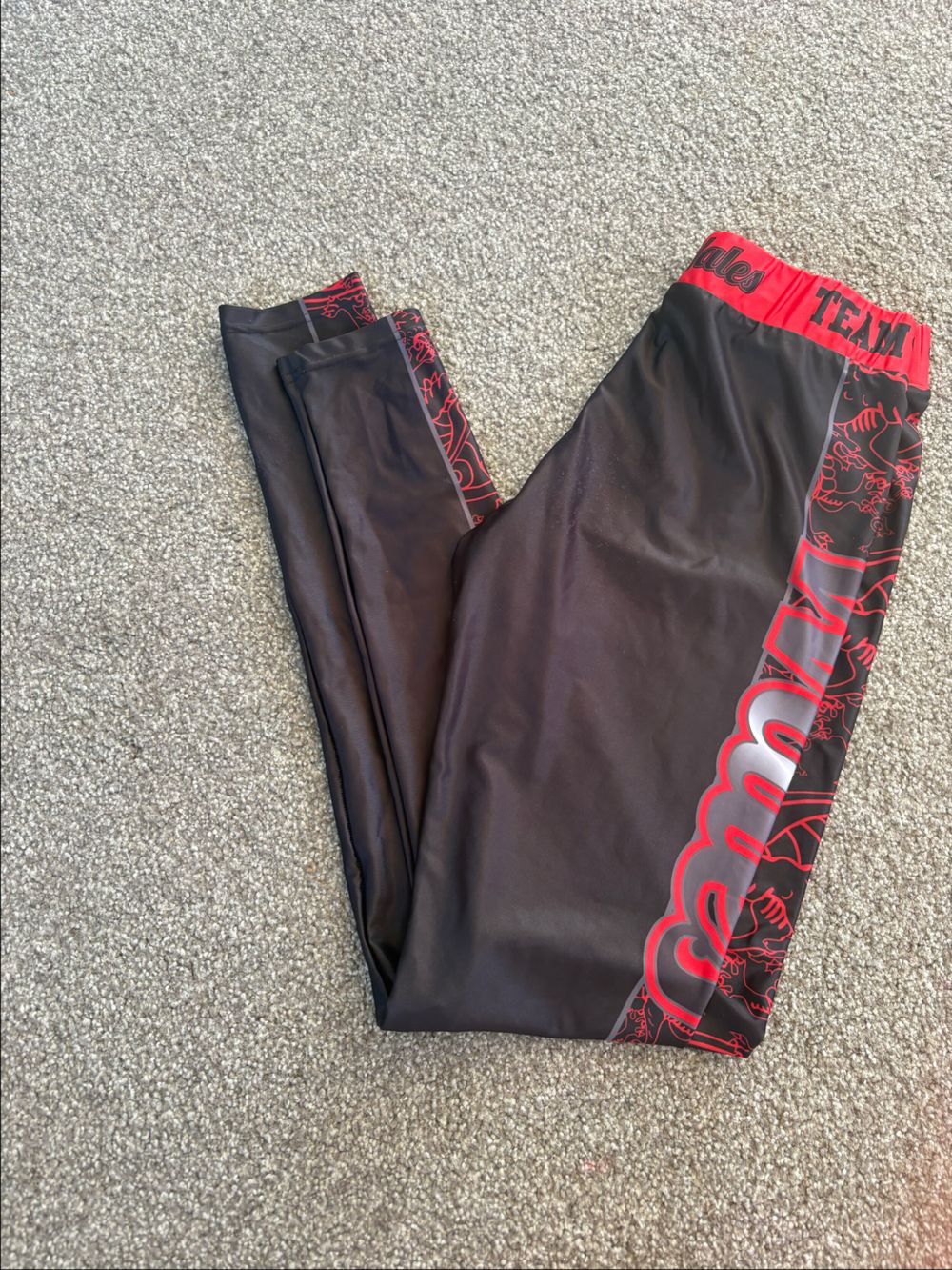 Team Wales Black And Red Leggings