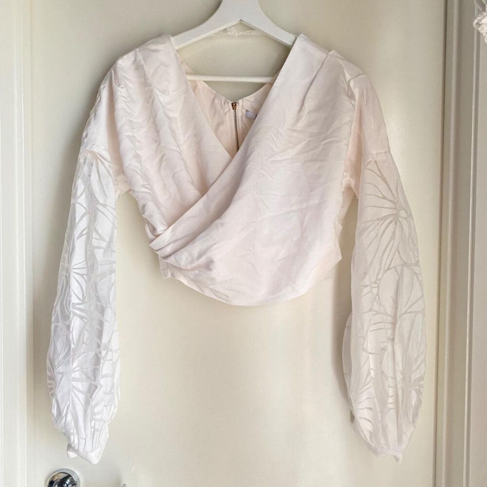 Pearl Puff Sleeve Crop