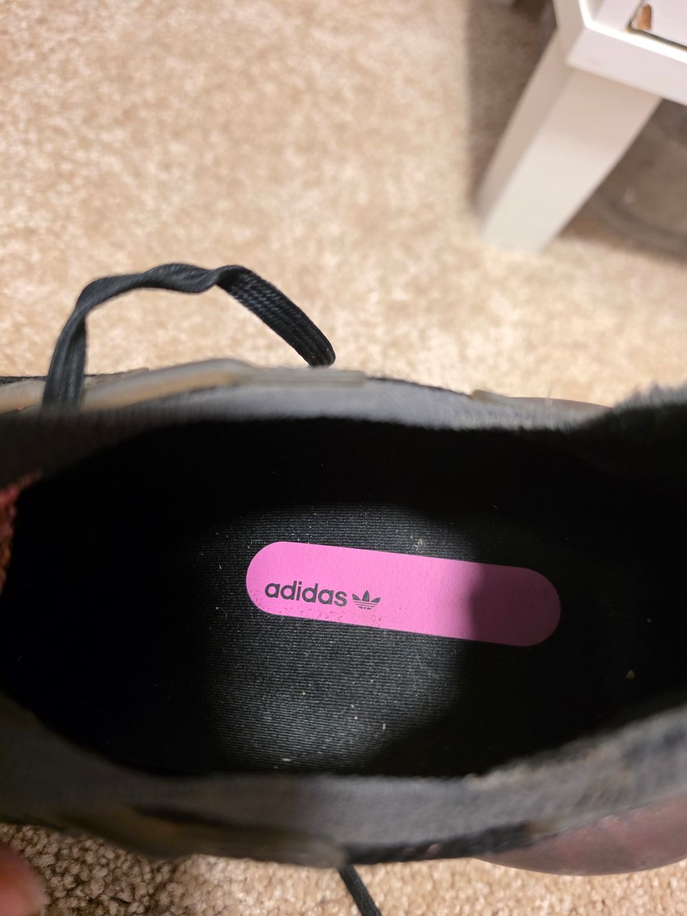 Adadis slip on sneaker