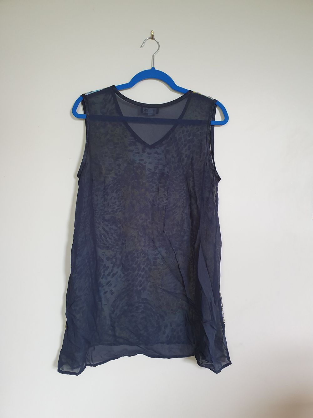 Waughs Grey Multi V-Neck Sleeveless Top