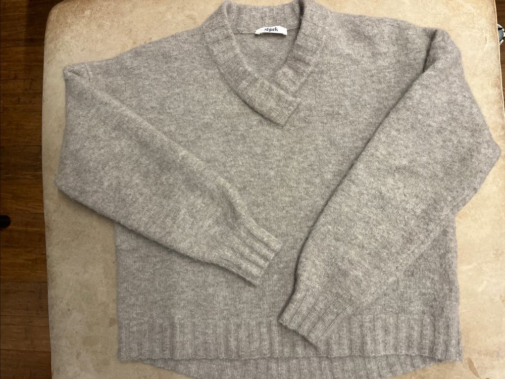 Shjark Grey Knit Jumper Size M