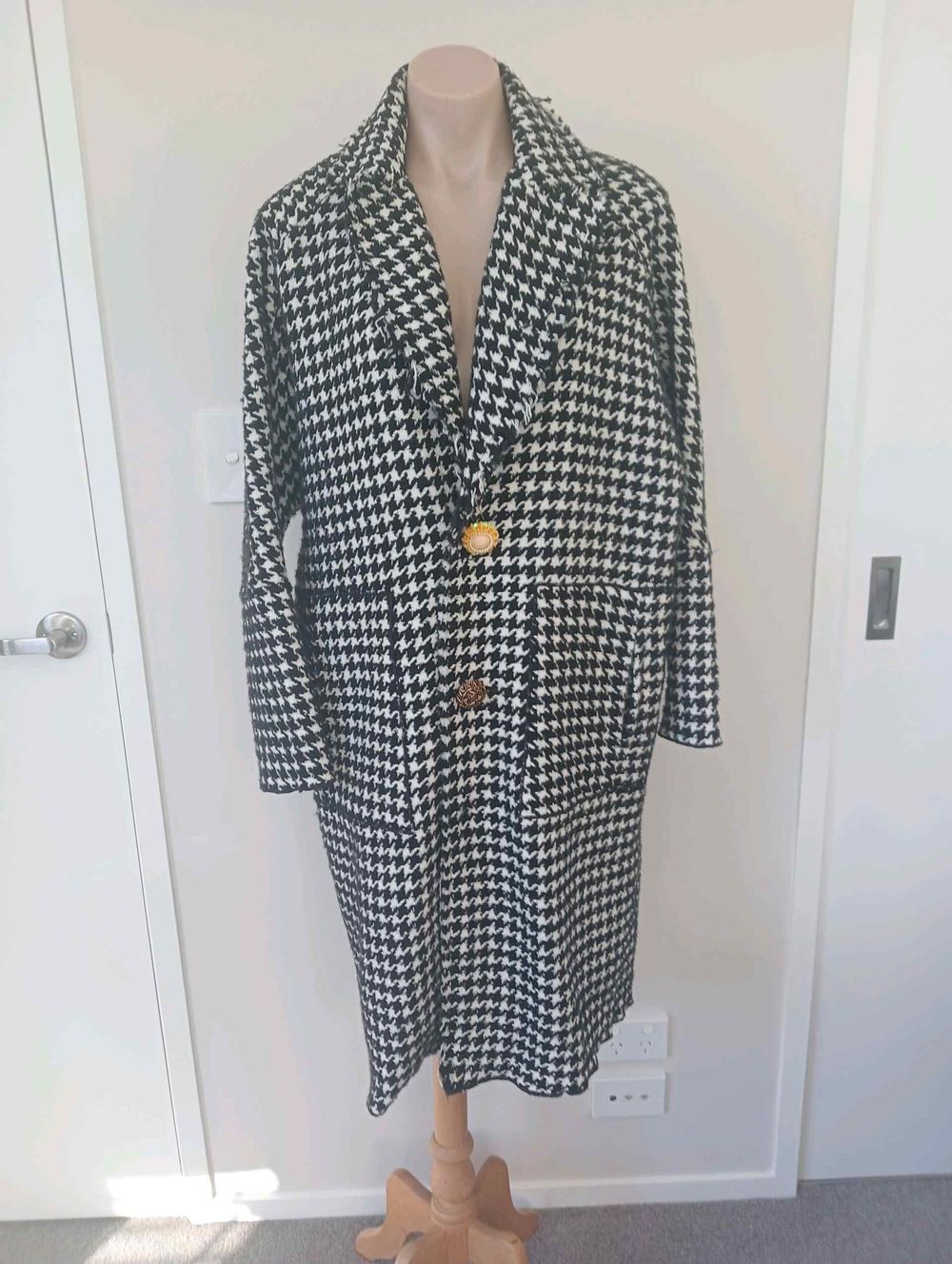 David Pond Black And White Houndstooth Coat