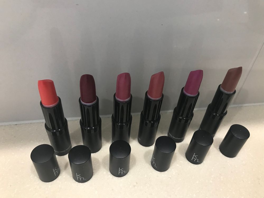 6x LIPSTICKS
