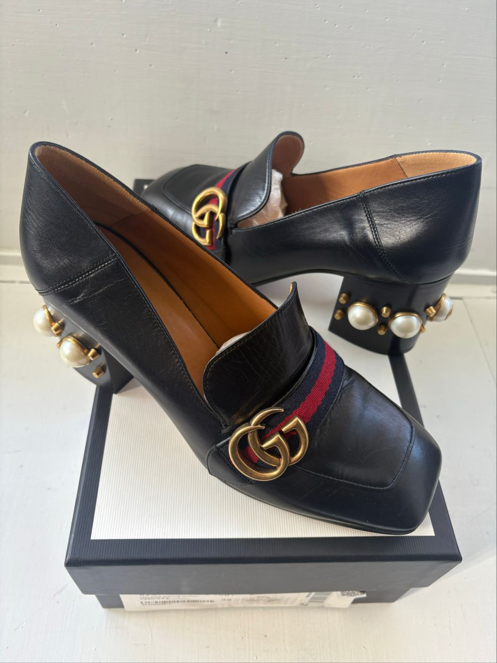 Gucci Black Leather Pearl Heel Loafers size 38